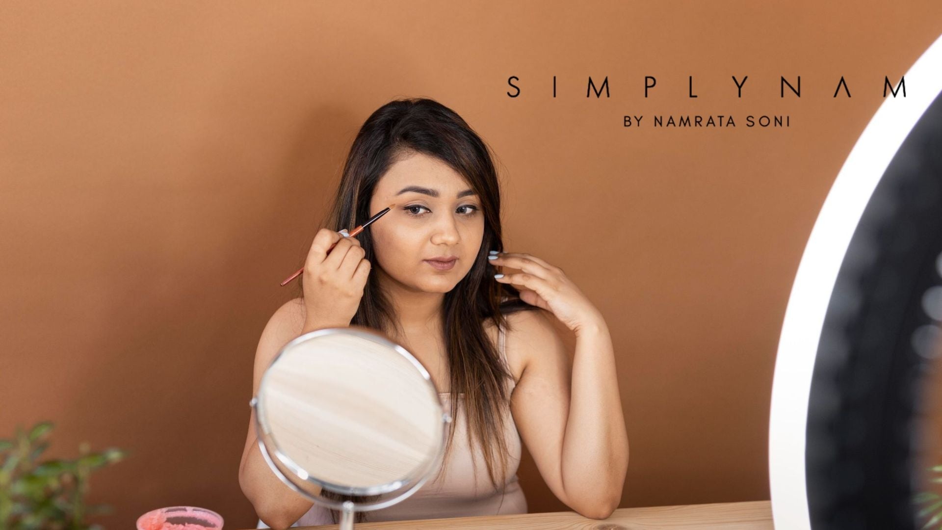 Step-By-Step Makeup Tutorial For Beginners & 10 Makeup Products You Need