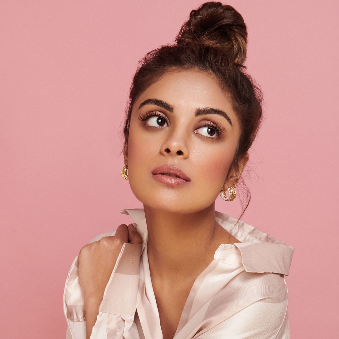 12 Quick & Simple Time Saving Makeup Hacks For Using Makeup During Busy Mornings