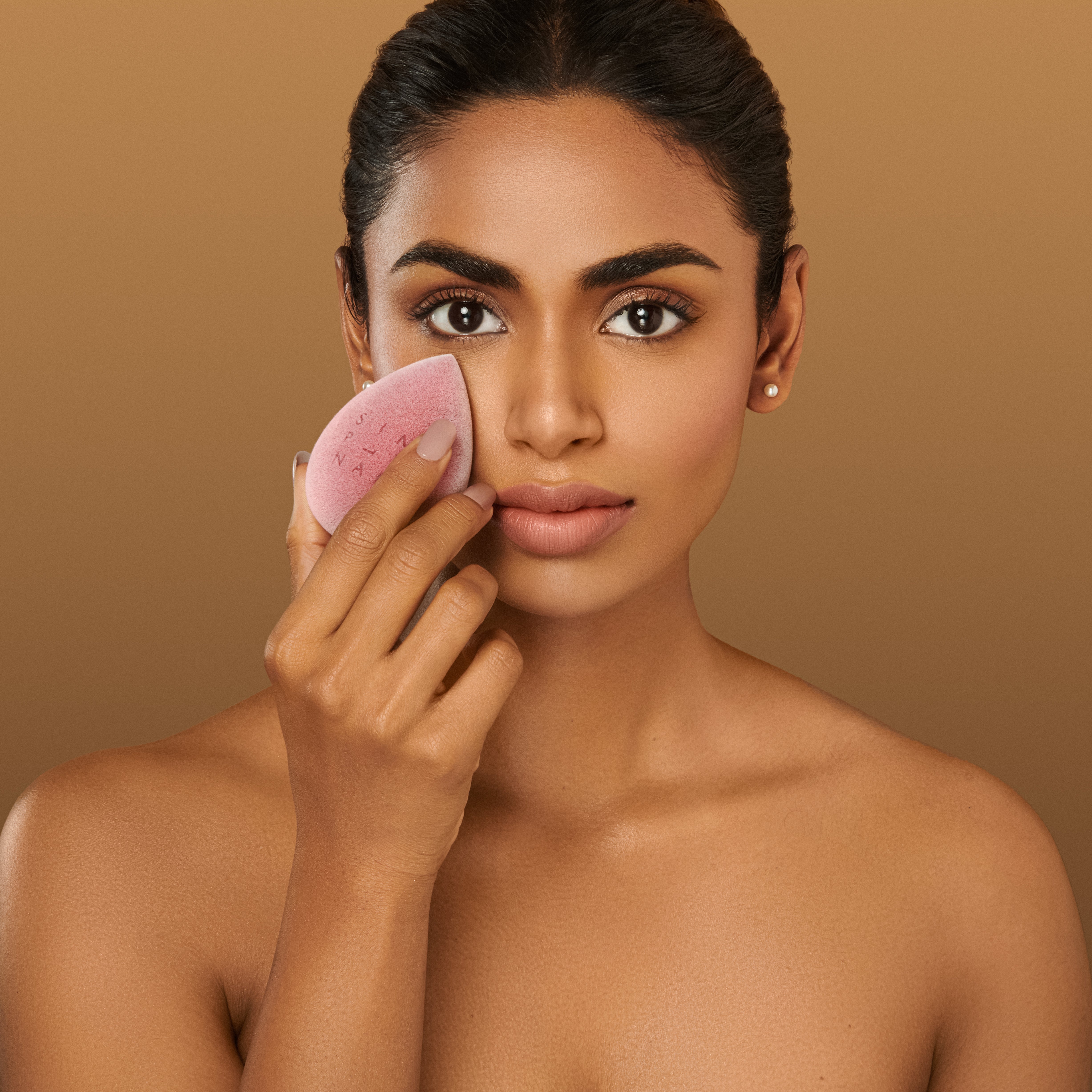 Velvet Microfiber Makeup Sponge: Malaga Wine