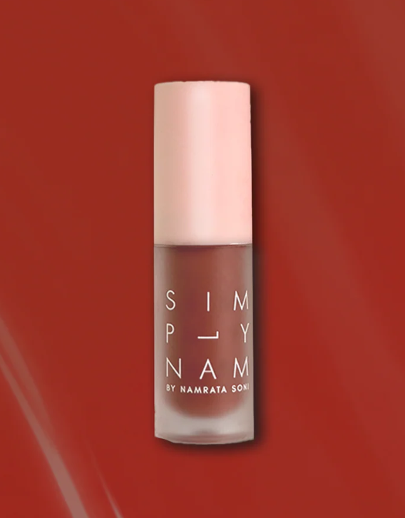 Lip Gloss v/s Lip Oil: Which One Should You Choose?